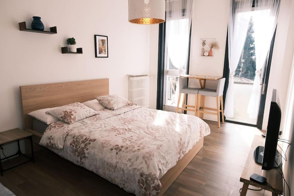 Studio With Lake And Montains Views Free Parking Luino Eksteriør bilde
