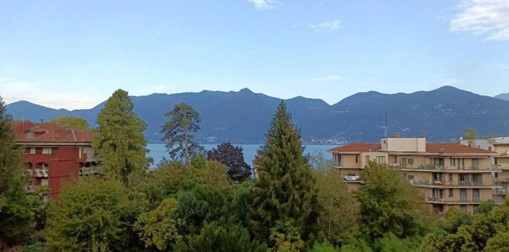 Studio With Lake And Montains Views Free Parking Luino Eksteriør bilde